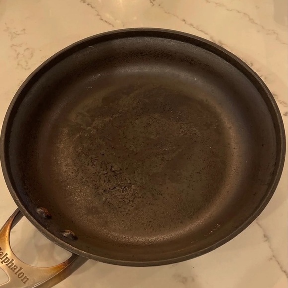 3 pre-loved sauté pans (calphalon and Cuisinart) - Picture 3 of 7